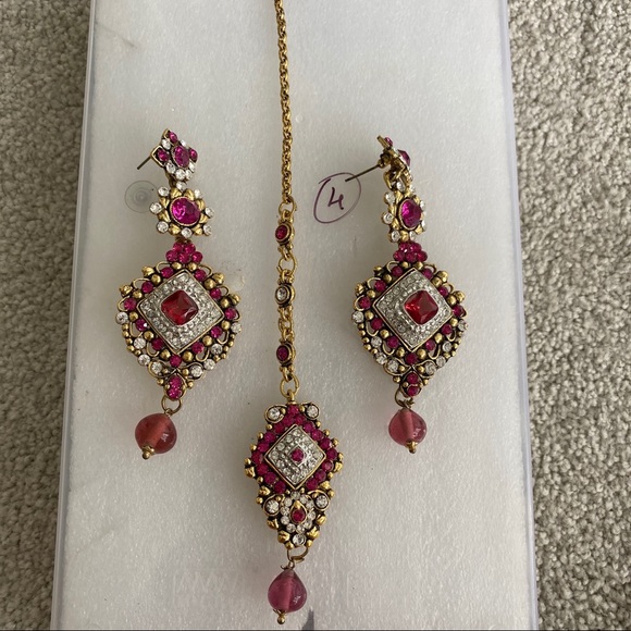 Pink and gold stone earring and tikka set - Picture 1 of 1